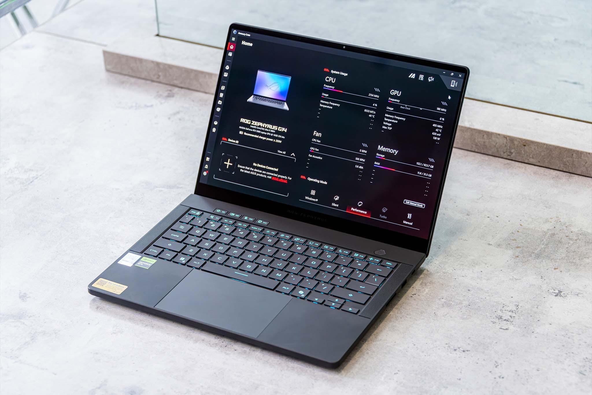 ASUS ROG chính thức ra mắt bộ ba ROG Zephyrus Duo, Zephyrus G14 và Zephyrus G16 trang bị Intel Panther Lake và RTX 50 Series tại Việt Nam