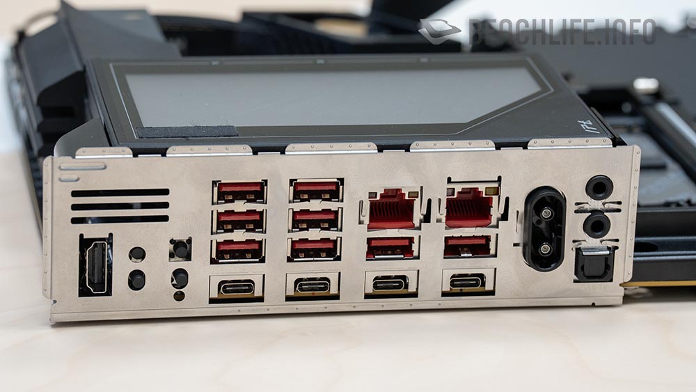 Hé lộ bo mạch chủ Gigabyte bí ẩn với 3 cổng cấp nguồn 8-pin: Phải chăng là Intel Z990 sắp ra mắt?