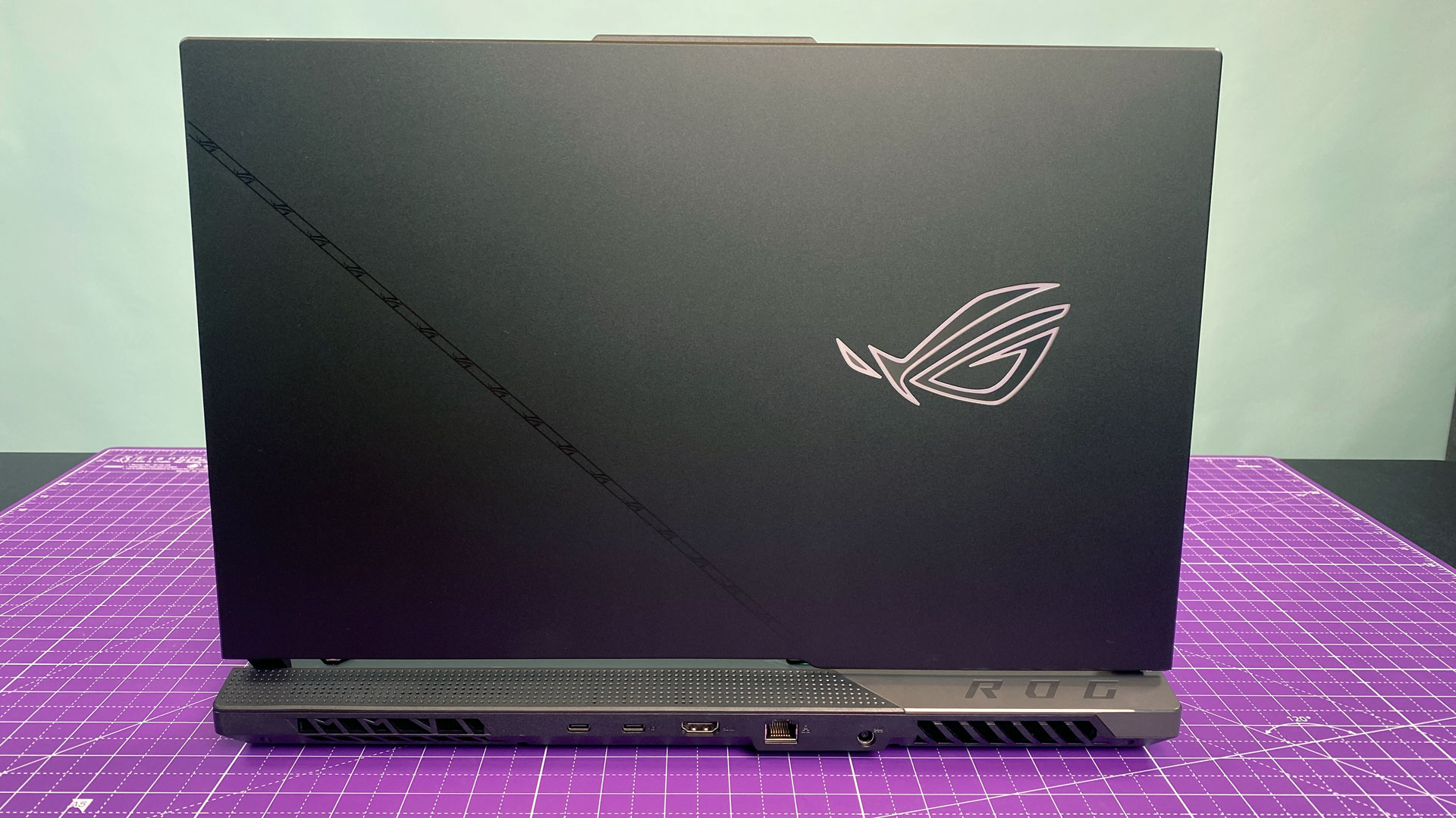 Đánh giá Asus ROG Strix Scar 17 X3D: Sức mạnh công nghệ 3D V-Cache trên laptop gaming